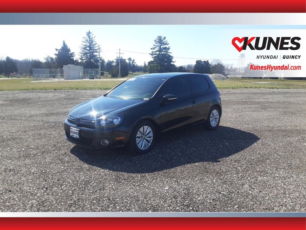 2011 VOLKSWAGEN Golf