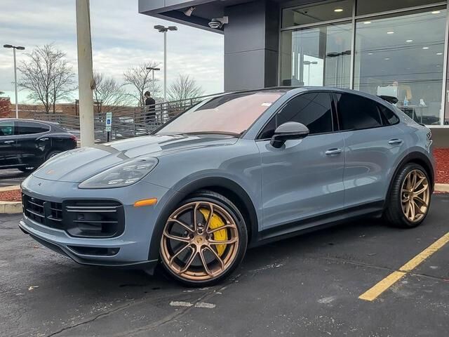 2022 PORSCHE Cayenne