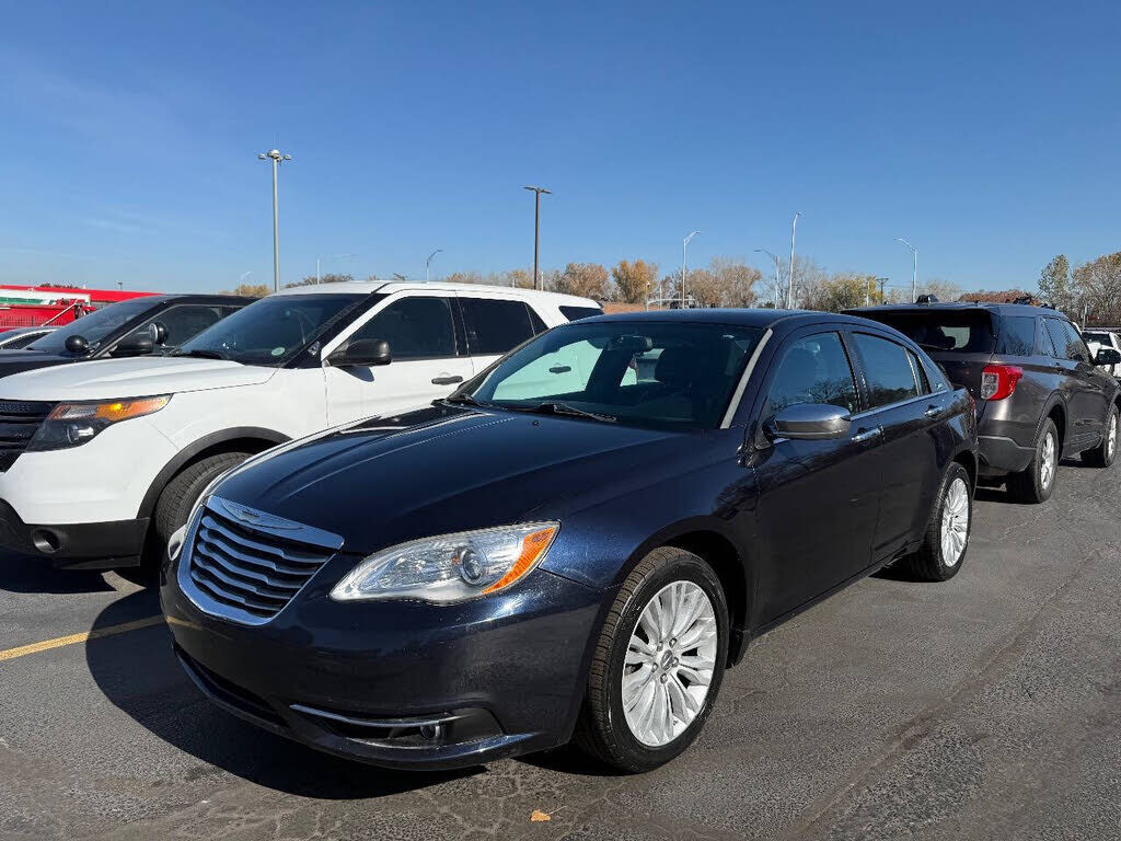2011 CHRYSLER 200