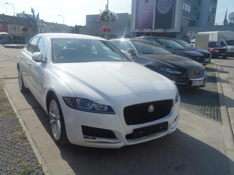 2017 JAGUAR XF