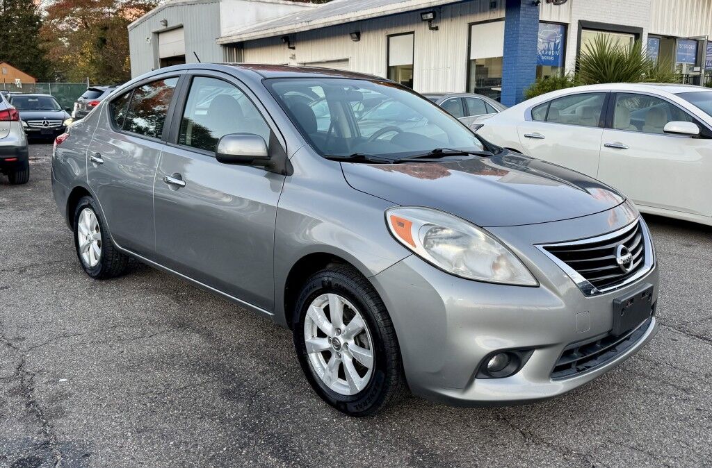 Nissan Versa