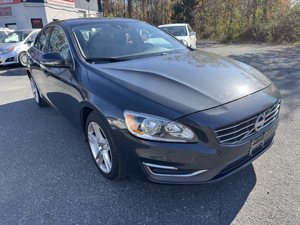2015 VOLVO S60