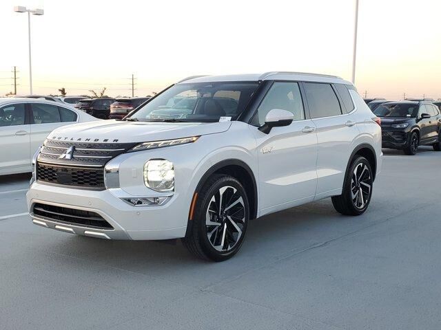 2025 MITSUBISHI Outlander