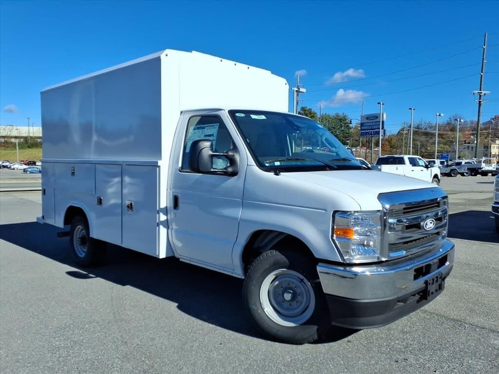 2026 FORD E-350