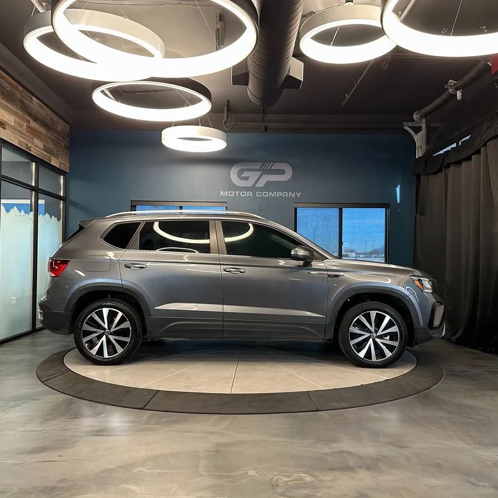 2024 VOLKSWAGEN Taos