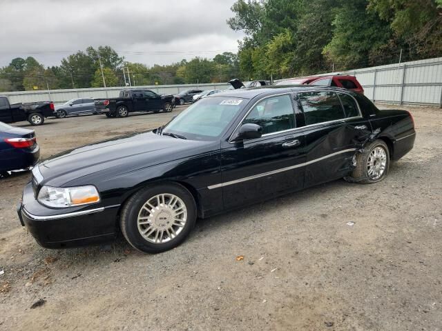 Lincoln Town Car