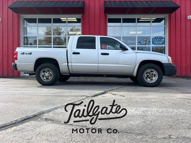 2005 DODGE Dakota
