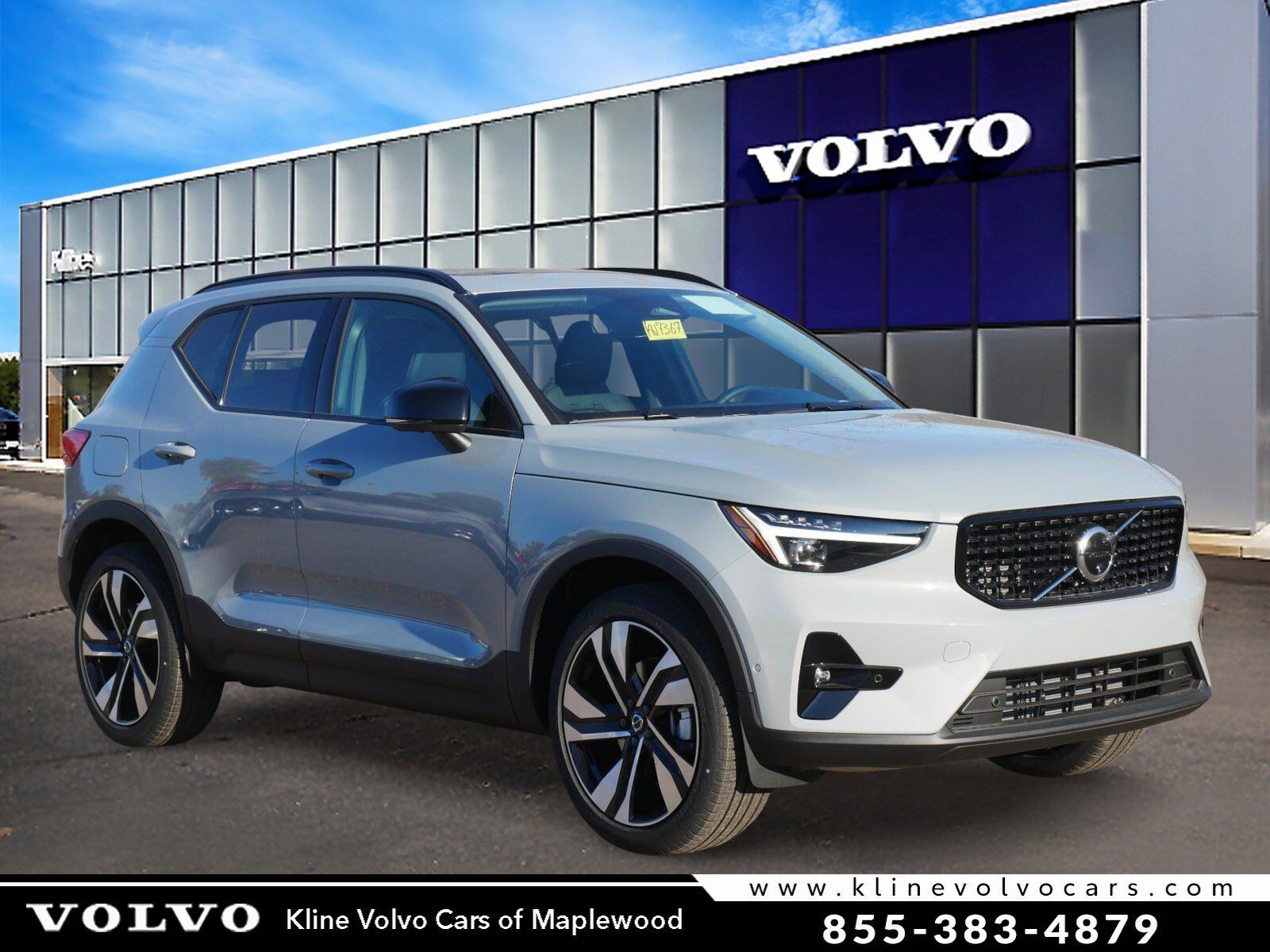 2026 VOLVO XC40