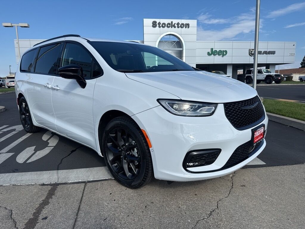 2026 CHRYSLER Pacifica