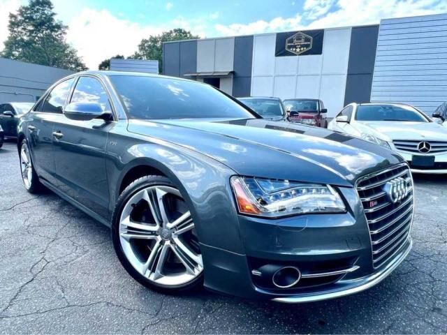 Audi S8