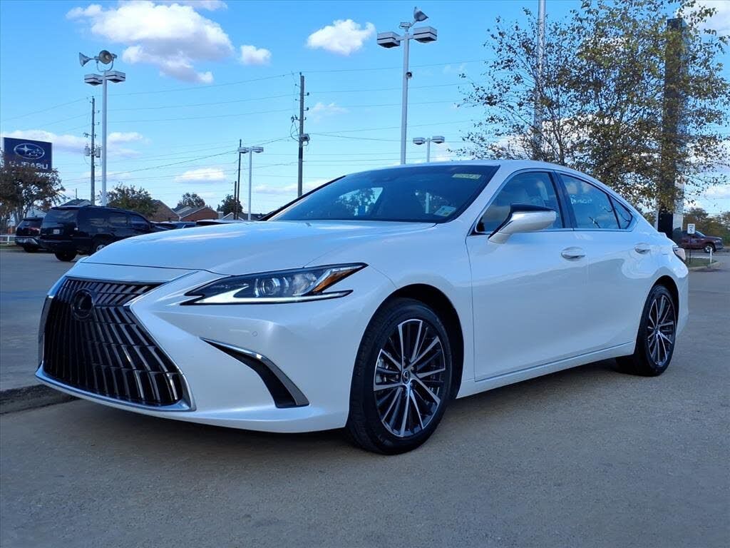 2025 LEXUS ES