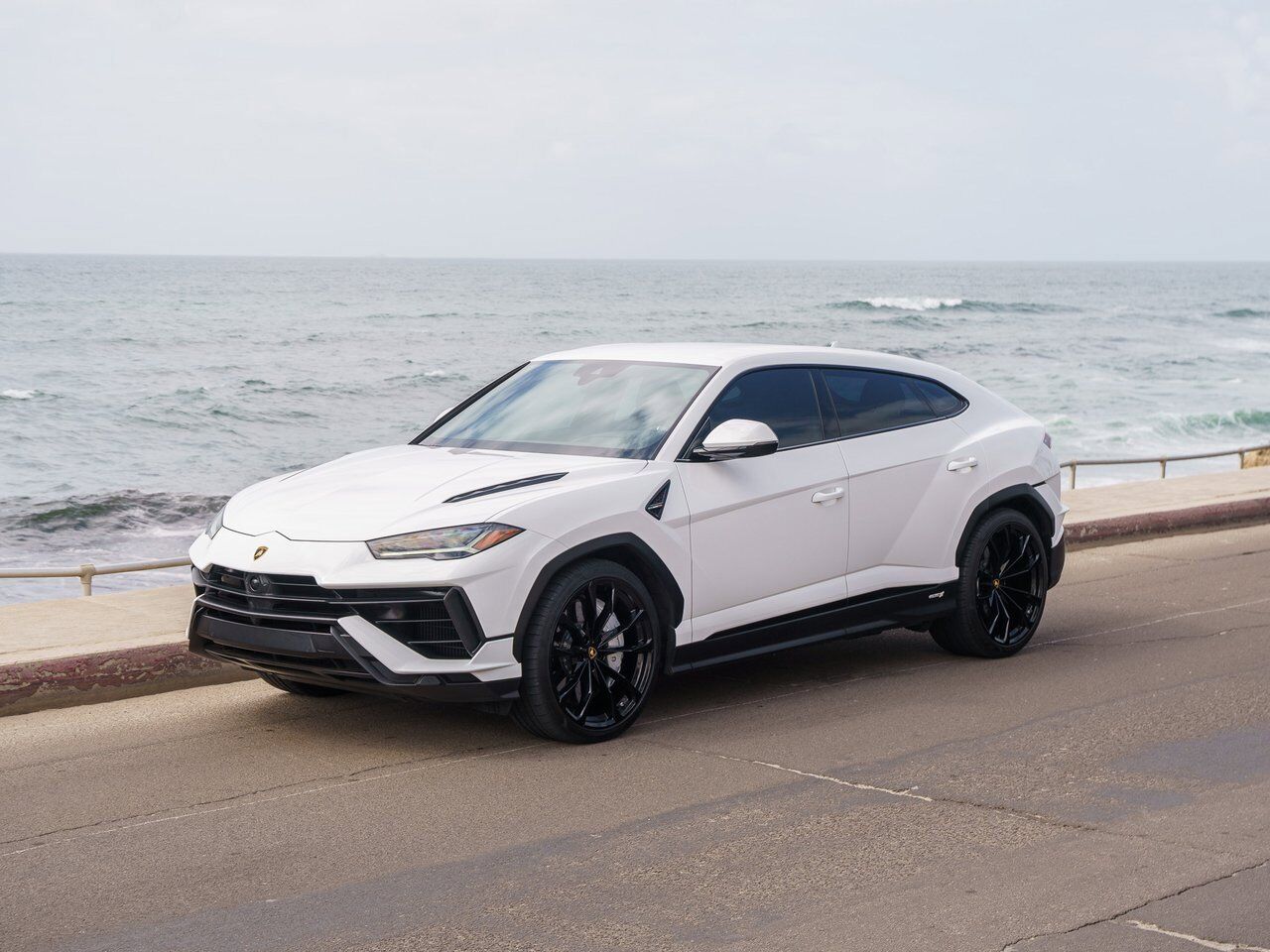 2023 LAMBORGHINI URUS