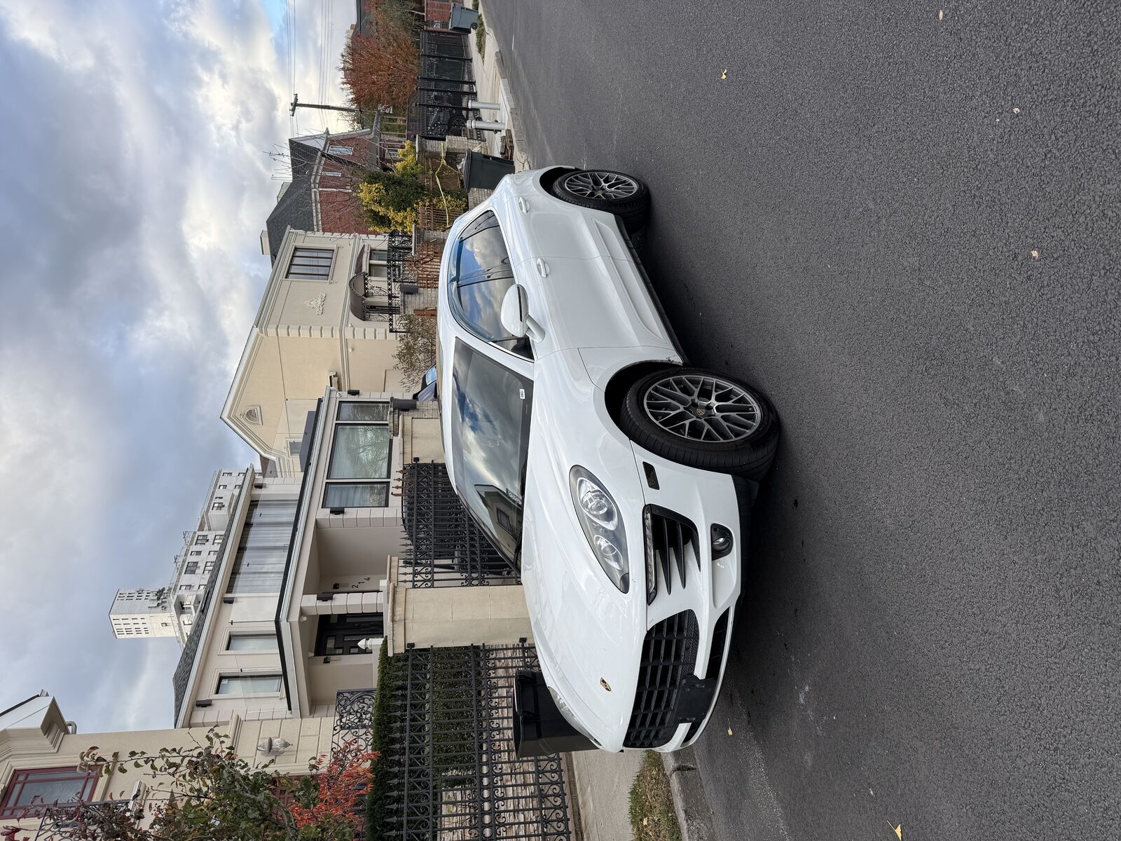 2016 PORSCHE Macan