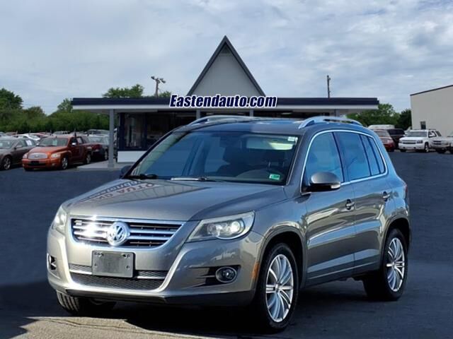 2011 VOLKSWAGEN Tiguan