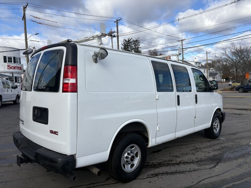 GMC Savana