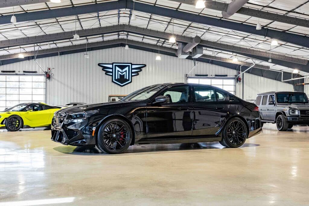 2025 BMW M5