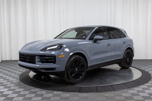 2025 PORSCHE Cayenne