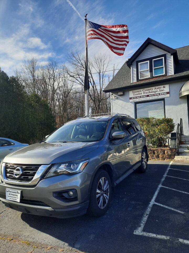 2017 NISSAN Pathfinder