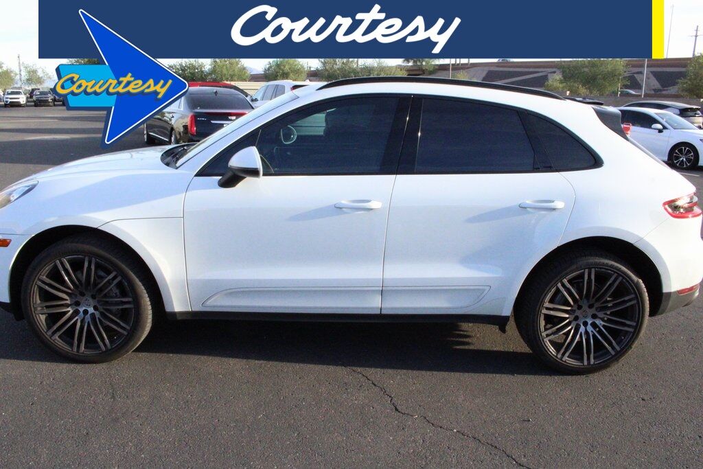2018 PORSCHE Macan