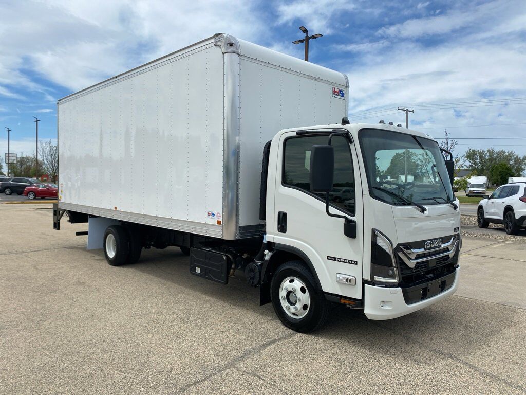 2025 ISUZU NPR-HD