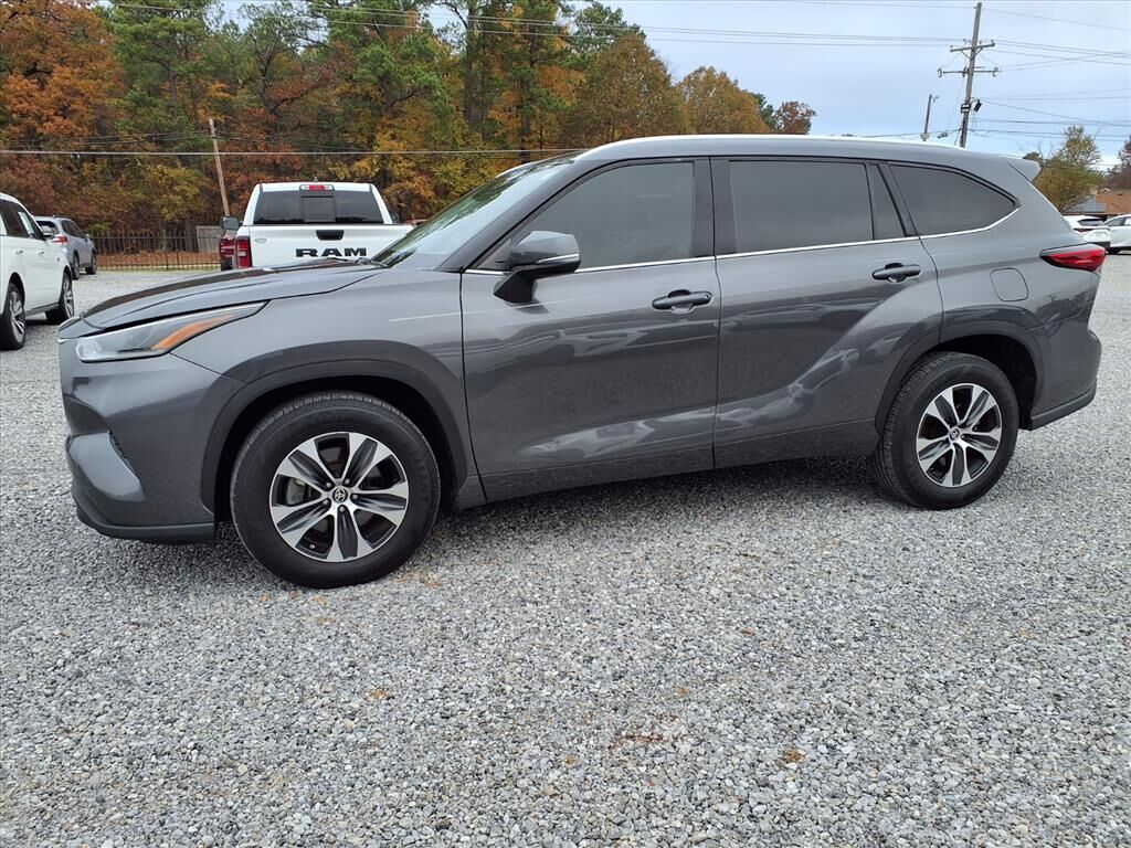 2021 TOYOTA Highlander