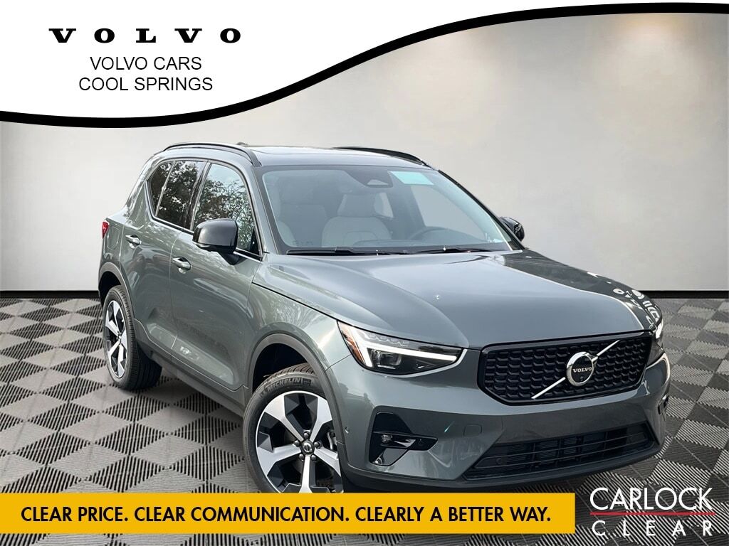 2026 VOLVO XC40