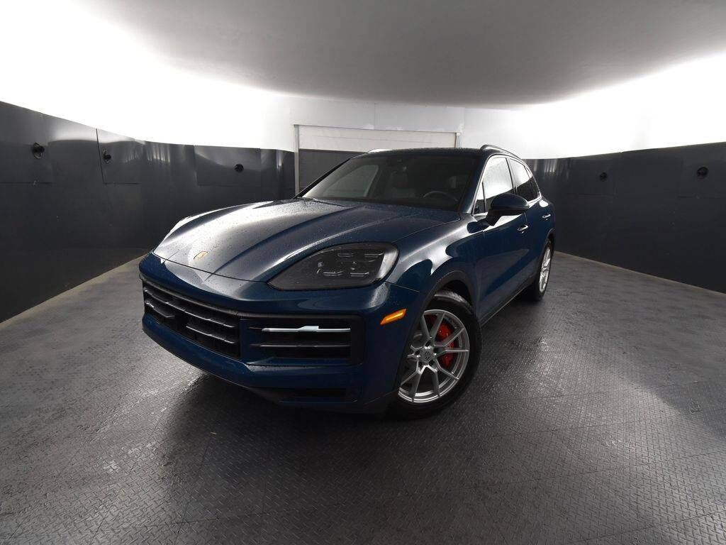 2024 PORSCHE Cayenne