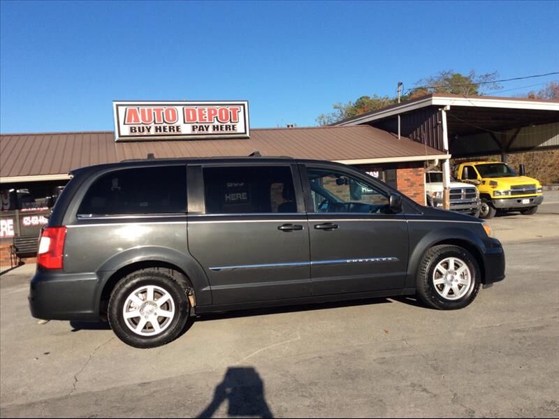 2012 CHRYSLER Town and Country