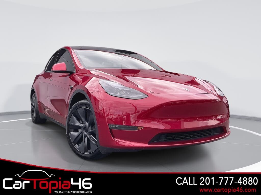 2024 TESLA Model Y