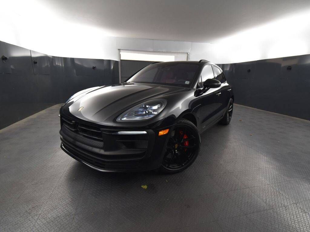 2024 PORSCHE Macan