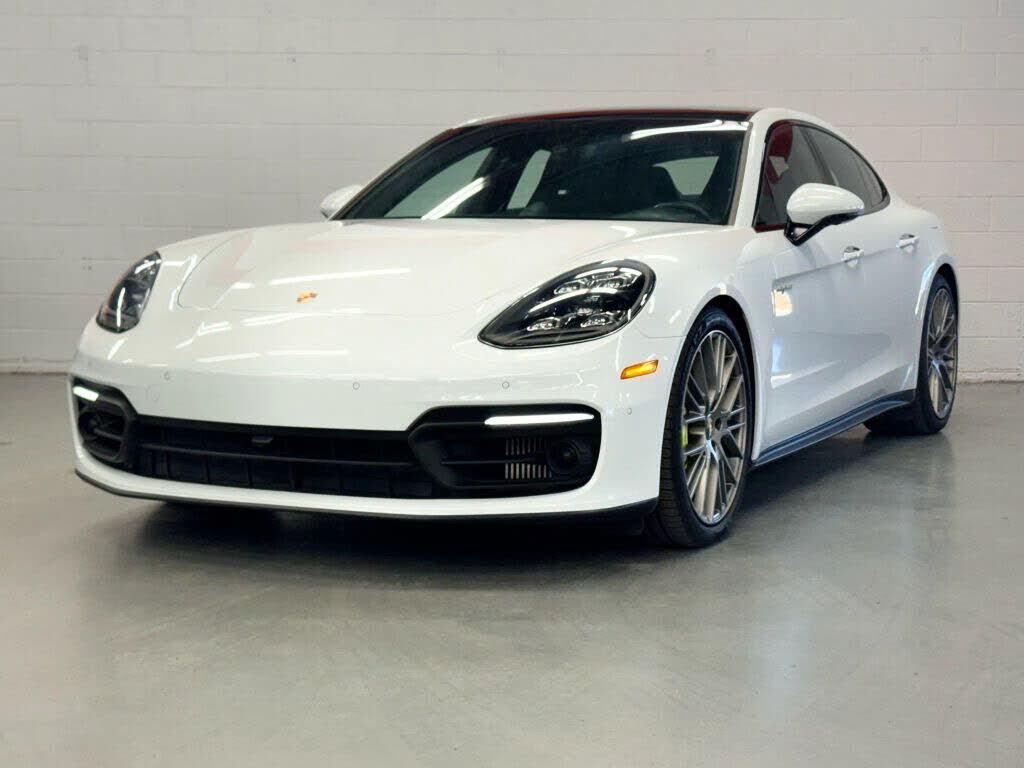2023 PORSCHE Panamera