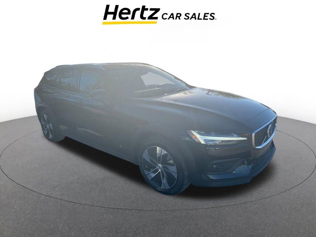 2025 VOLVO V60CC