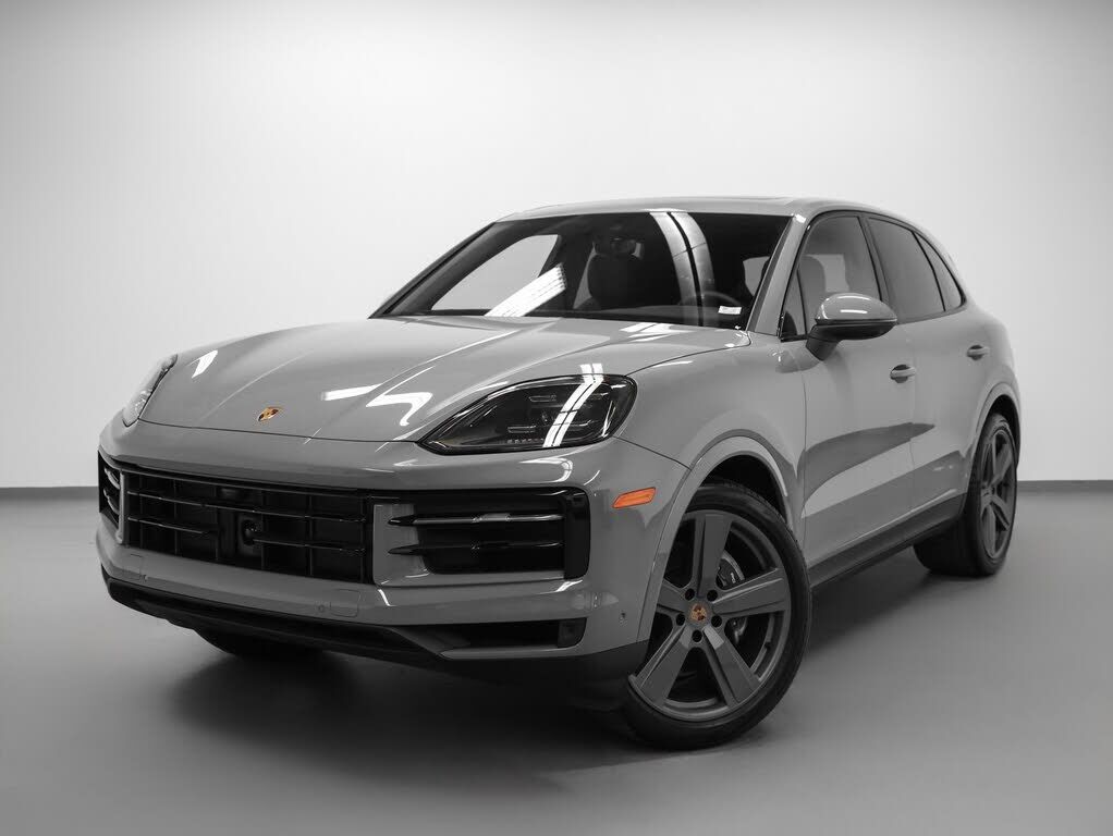 2025 PORSCHE Cayenne