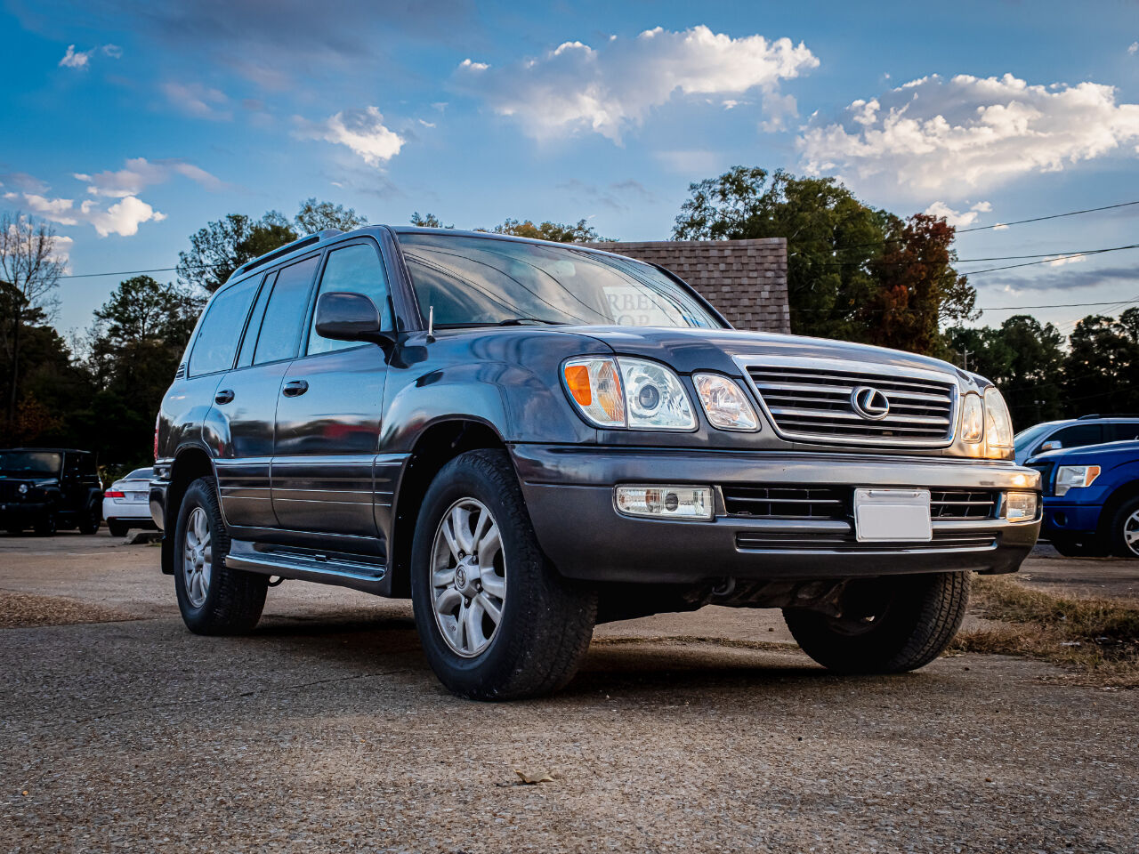 2004 LEXUS LX