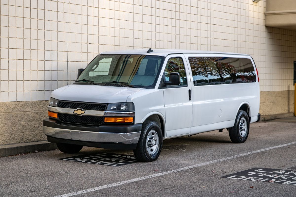 2017 CHEVROLET Express