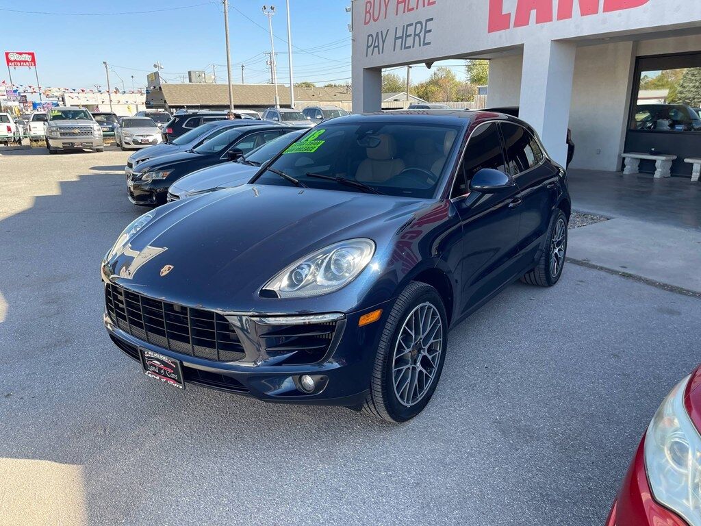 2018 PORSCHE Macan