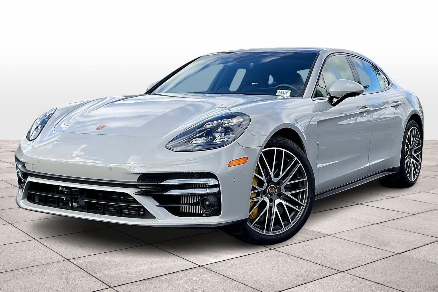 2022 PORSCHE Panamera