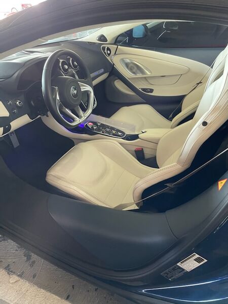 2022 MCLAREN GT