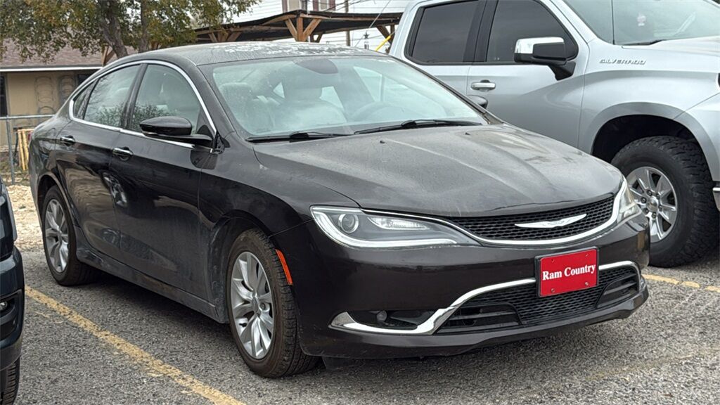 Chrysler 200