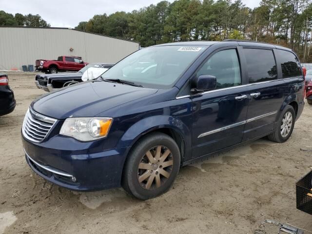 2016 CHRYSLER Town and Country