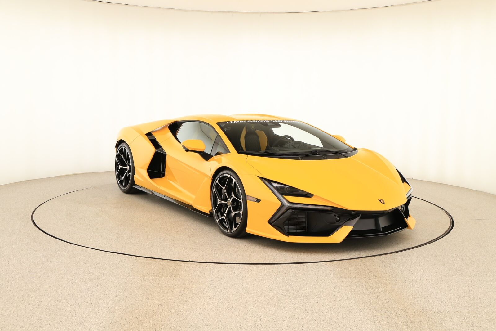 2025 LAMBORGHINI Revuelto