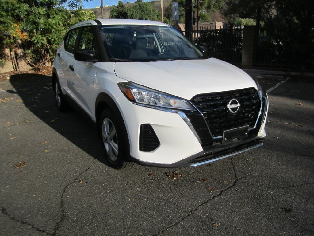 2023 NISSAN Kicks
