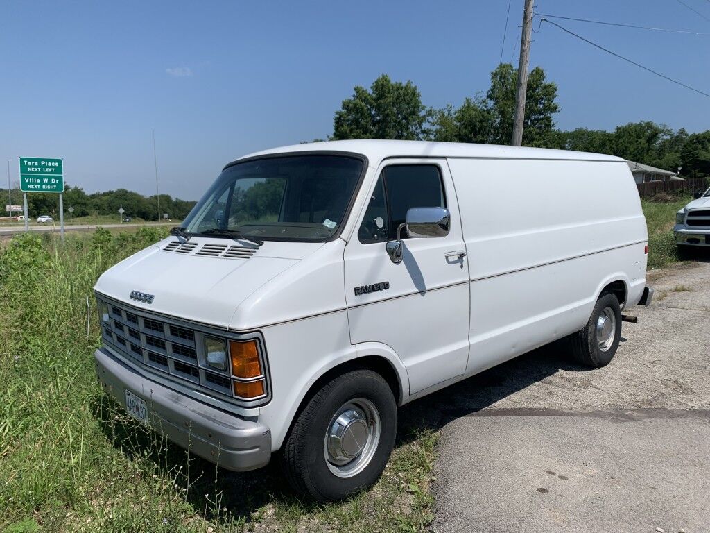 Dodge Ram Van