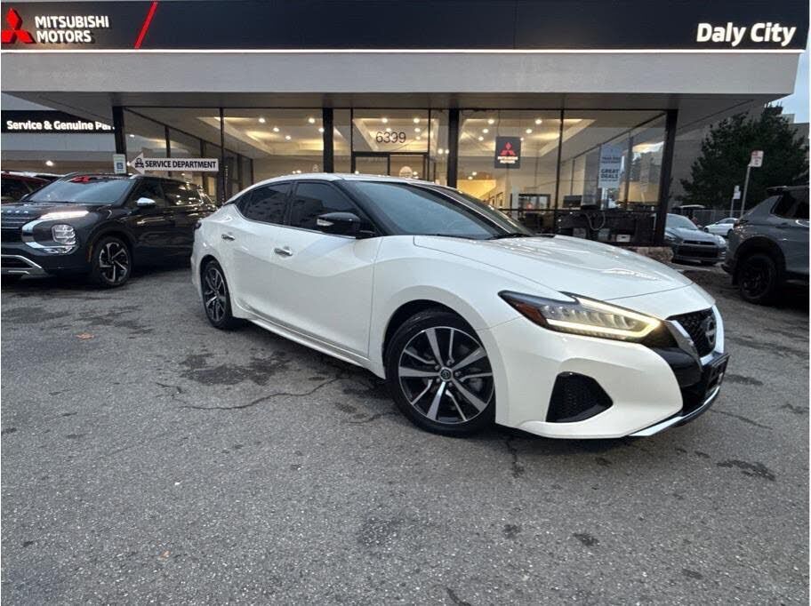 2023 NISSAN Maxima