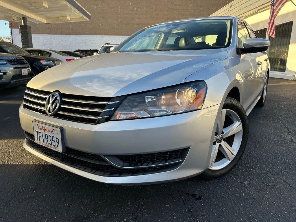 2013 VOLKSWAGEN Passat