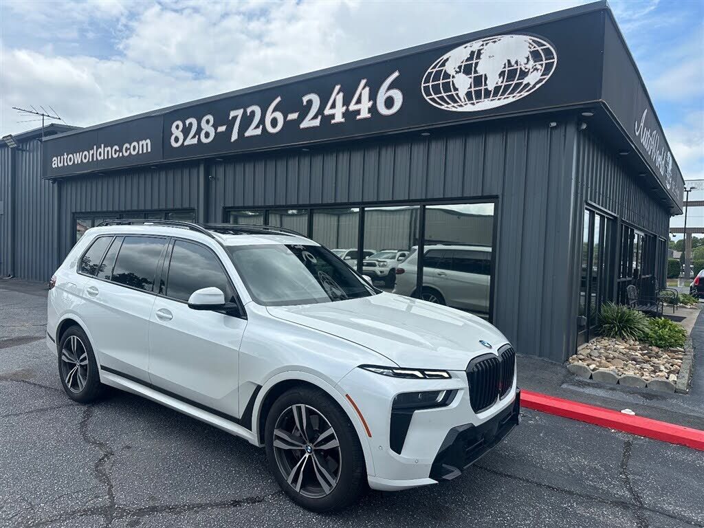 2023 BMW X7