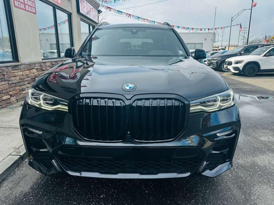 2022 BMW X7