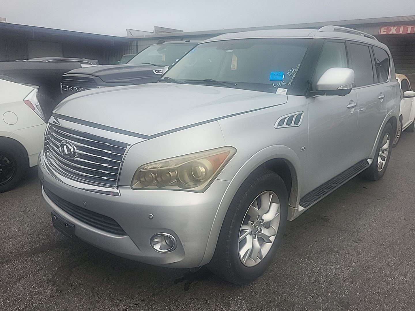 Infiniti QX80