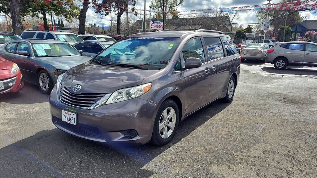 2015 TOYOTA Sienna