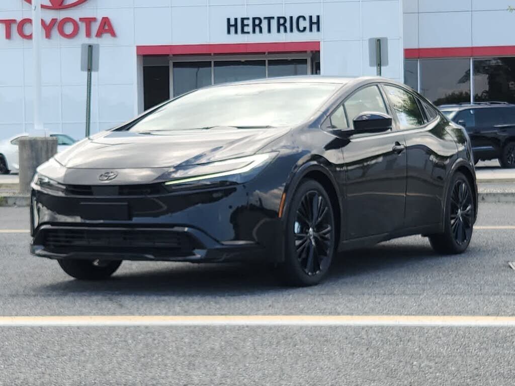 2025 TOYOTA PRIUS
